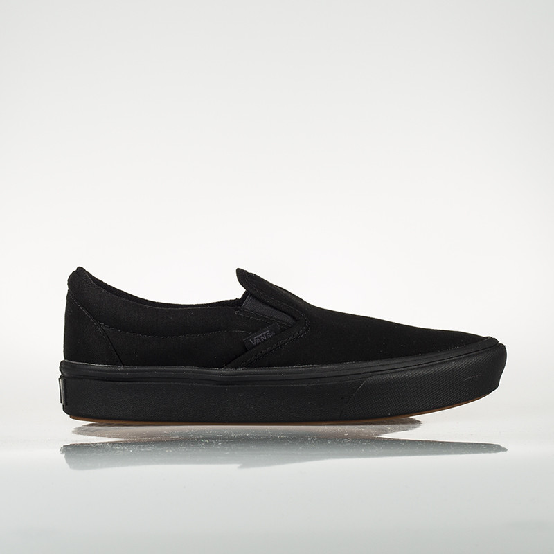 vans slip on negro